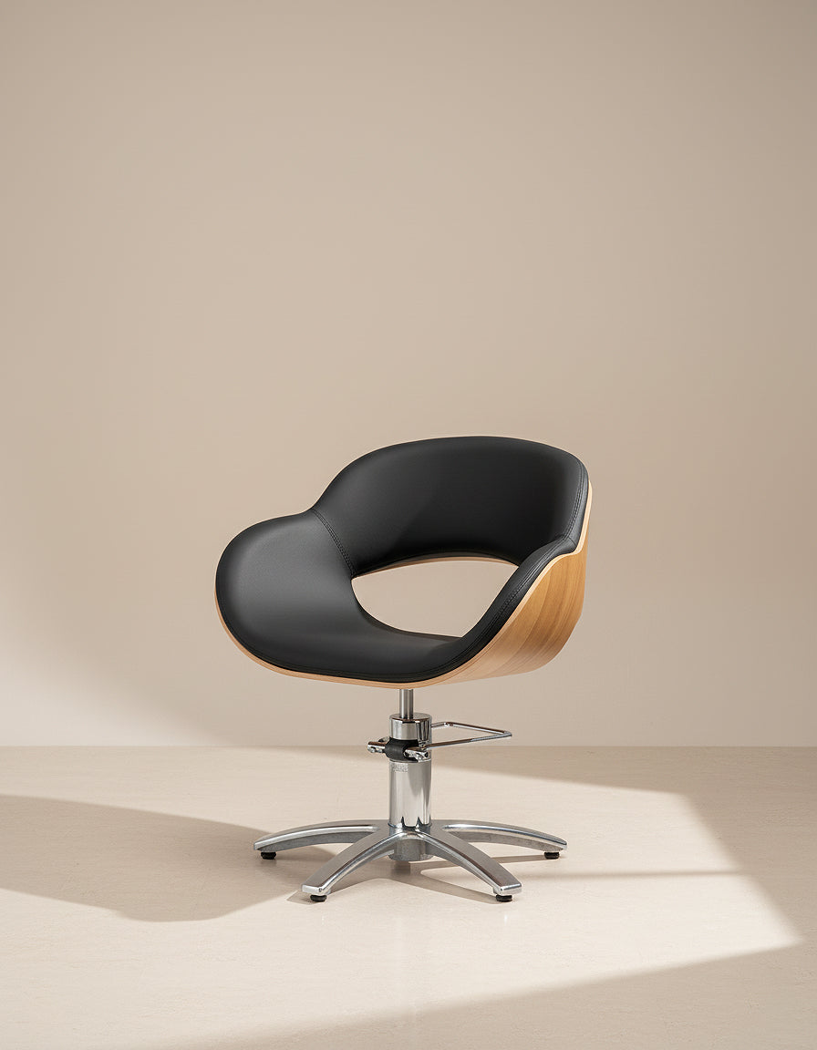 Thea Wood - Sort frisørstol i træ - Krom krydsfod